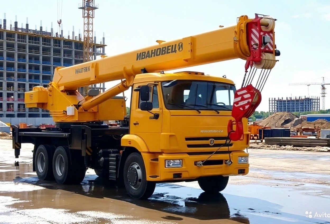 Автокран Ивановец 25 тонн с длиной стрелы 22 м