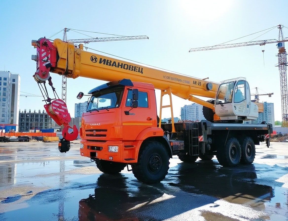 Автокран Ивановец 25 тонн с длиной стрелы 31 м (вездеход)